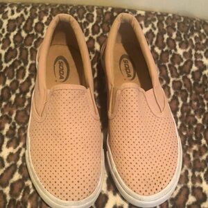 Soda Mauve Slip-on Shoes Size 7